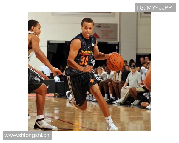 勇士背后的奋斗历程：从青涩少年到篮球巨星的非凡成长之路